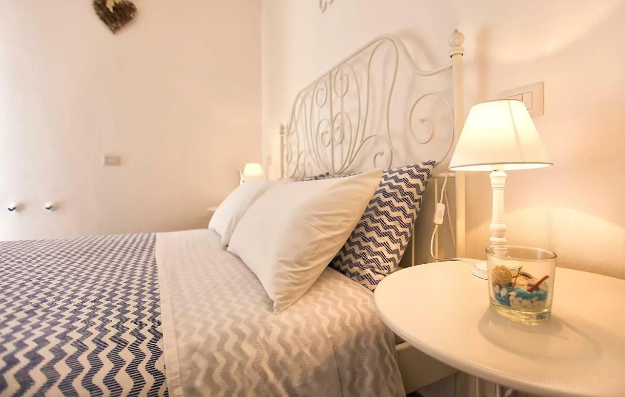 White Charme Rooms Alghero 0*,