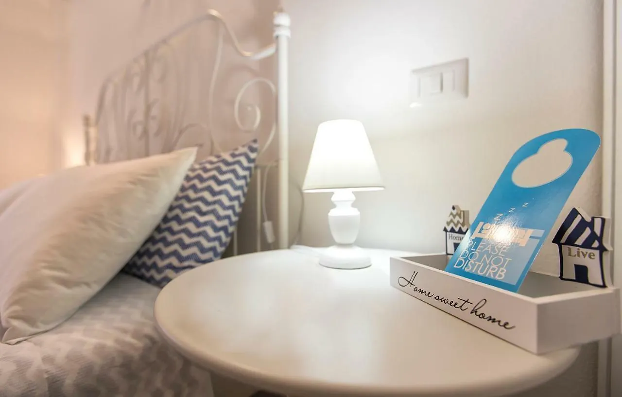 White Charme Rooms Alghero Guest house